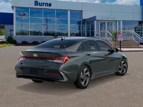 New 2026 Hyundai Elantra SEL Sport FWD image 4