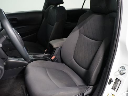 Used 2022 Toyota Corolla LE FWD image 6