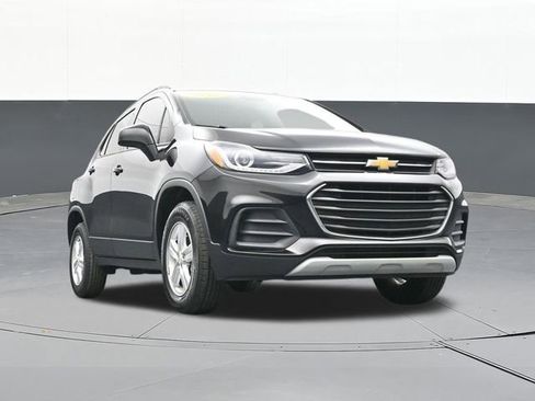 Used 2022 Chevrolet Trax LT w/ LT Convenience Package image 52