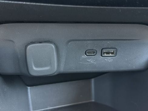 Used 2025 Chevrolet Trax LT FWD image 21