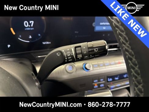 Used 2024 Hyundai Kona Limited image 29
