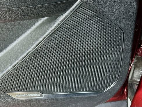 Used 2025 Kia Sportage SX image 19