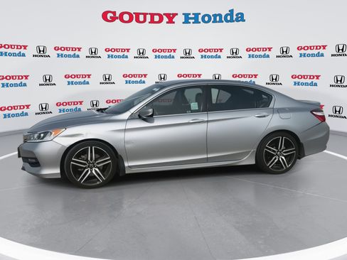 Used 2017 Honda Accord Sport image 4