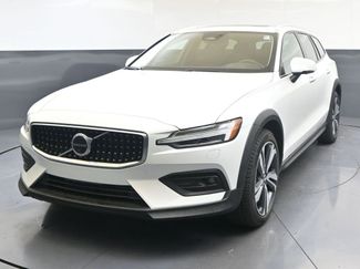 New 2026 Volvo V60 B5 Cross Country Plus w/ Protection Package Premier video 1