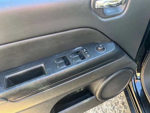 Used 2016 Jeep Compass Sport w/ Power Value Group image 23