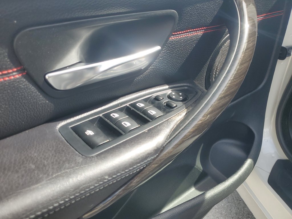Used 2015 BMW 435i Convertible RWD image 25