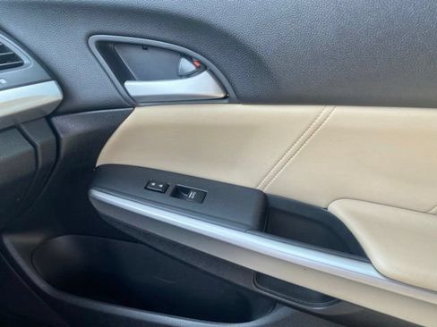 Used 2015 Honda Crosstour EX-L image 19