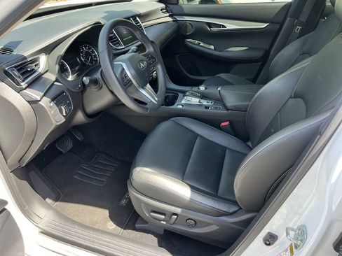 Used 2023 INFINITI QX50 Luxe FWD image 7