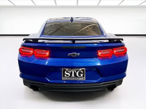 Used 2023 Chevrolet Camaro LT w/ Technology Package RWD image 5