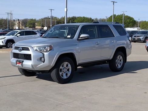 Used 2022 Toyota 4Runner SR5 Premium w/ Moonroof Package image 10