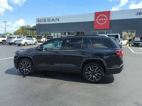Used 2021 GMC Acadia SLT w/ Elevation Edition FWD image 10