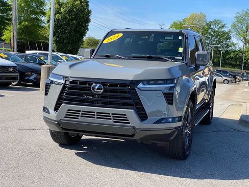 Used 2024 Lexus GX 550 w/ Accessory Package (2T) AWD/4WD image 3