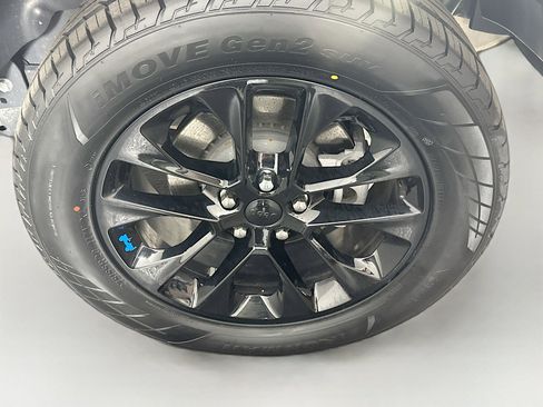 Used 2022 Jeep Wrangler Sahara w/ Cold Weather Group image 11