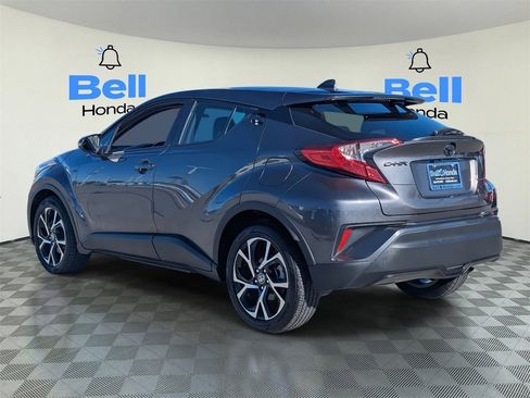 Used 2021 Toyota C-HR XLE image 3