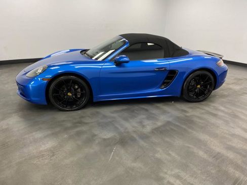 Used 2017 Porsche 718 Boxster image 12
