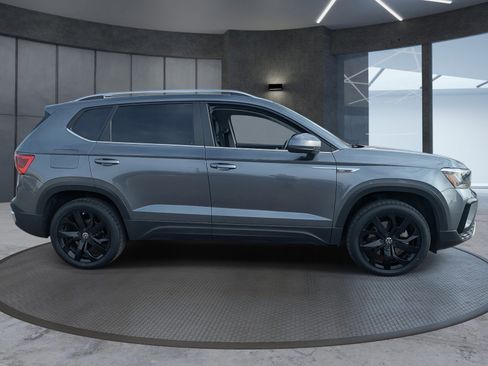 Used 2022 Volkswagen Taos SE image 7