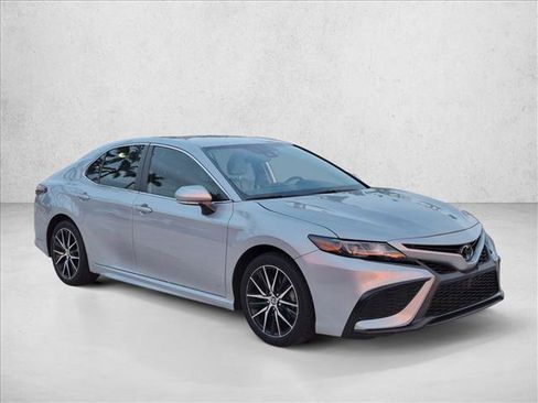 Certified 2024 Toyota Camry SE FWD image 3