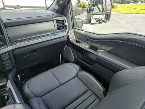 Used 2025 Ford F350 Platinum AWD/4WD image 19