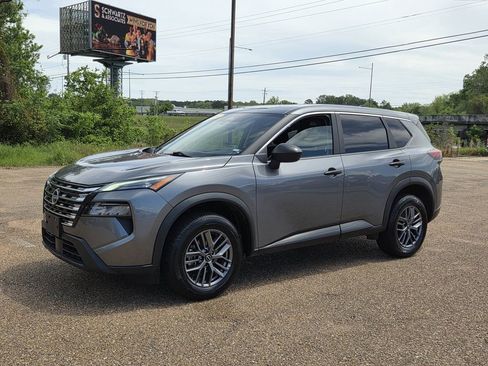 Used 2024 Nissan Rogue S AWD/4WD image 7