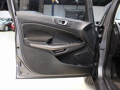 Used 2019 Ford EcoSport SE image 28
