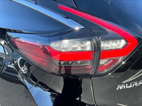 Used 2024 Nissan Murano SV image 23