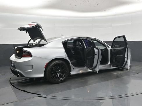 Used 2020 Dodge Charger R/T w/ Plus Group RWD image 53