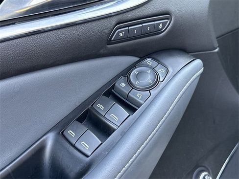 Used 2023 Buick Enclave Premium w/ Experience Buick Package image 27