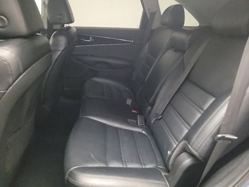 Used 2019 Kia Sorento EX FWD image 18