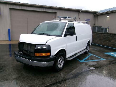 Used 2020 GMC Savana 2500 w/ Driver Convenience Package RWD image 5