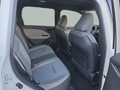 Used 2026 Subaru Forester Premium AWD/4WD image 12