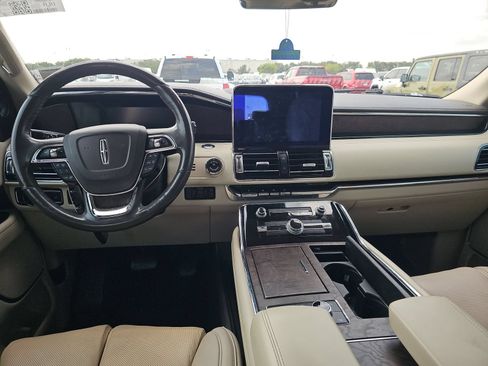 Used 2019 Lincoln Navigator L Reserve AWD/4WD image 7