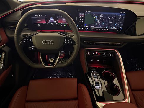 Certified 2025 Audi SQ5 Premium Plus w/ Premium Plus Package AWD/4WD image 29