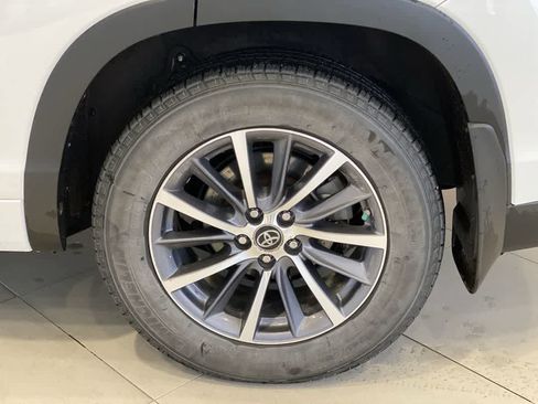 Used 2018 Toyota Highlander XLE image 13