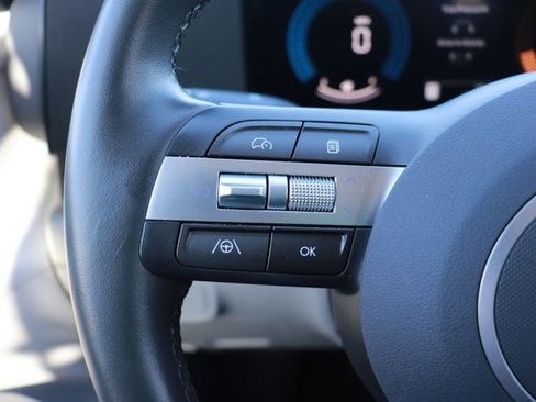 Used 2025 Hyundai Kona SEL image 17