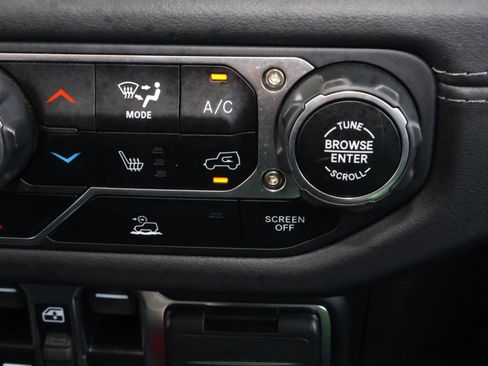 Used 2025 Jeep Wrangler Unlimited Rubicon 4xe w/ Convenience Group AWD/4WD image 27