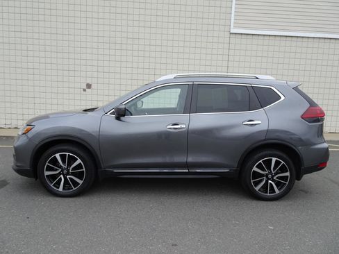 Used 2019 Nissan Rogue SL w/ Premium Package image 4
