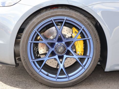 Certified 2025 Porsche 718 Cayman GT4 RS RWD image 27