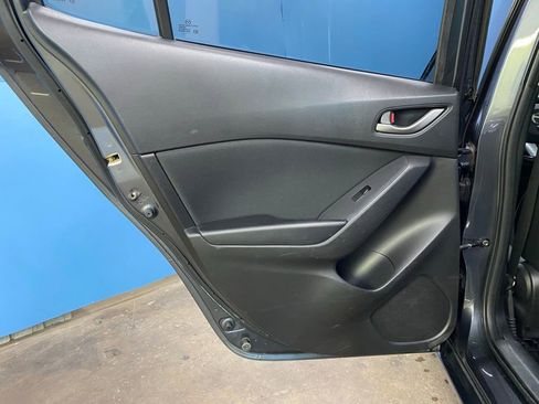 Used 2015 MAZDA MAZDA3 i Touring w/ Technology Package image 37