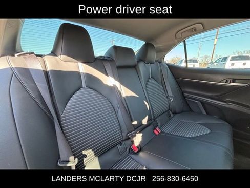 Used 2024 Toyota Camry SE image 14