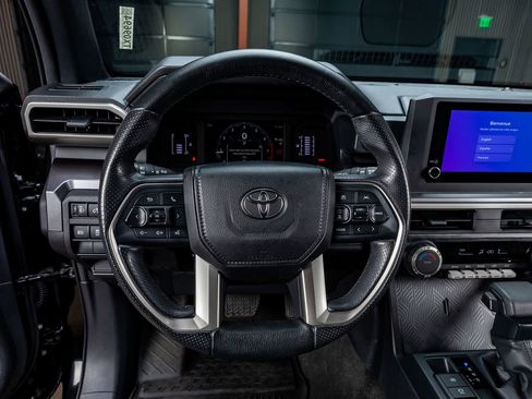 Used 2025 Toyota 4Runner SR5 AWD/4WD image 19
