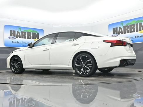 Used 2024 Nissan Altima 2.5 SR FWD image 19