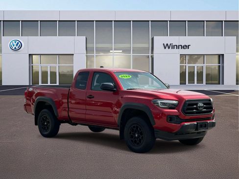 Used 2022 Toyota Tacoma SR w/ SX Package AWD/4WD image 7