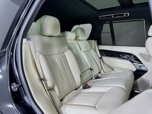 Used 2025 Land Rover Range Rover SE AWD/4WD image 28