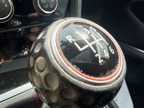 Used 2019 Volkswagen Golf 4-Door image 28