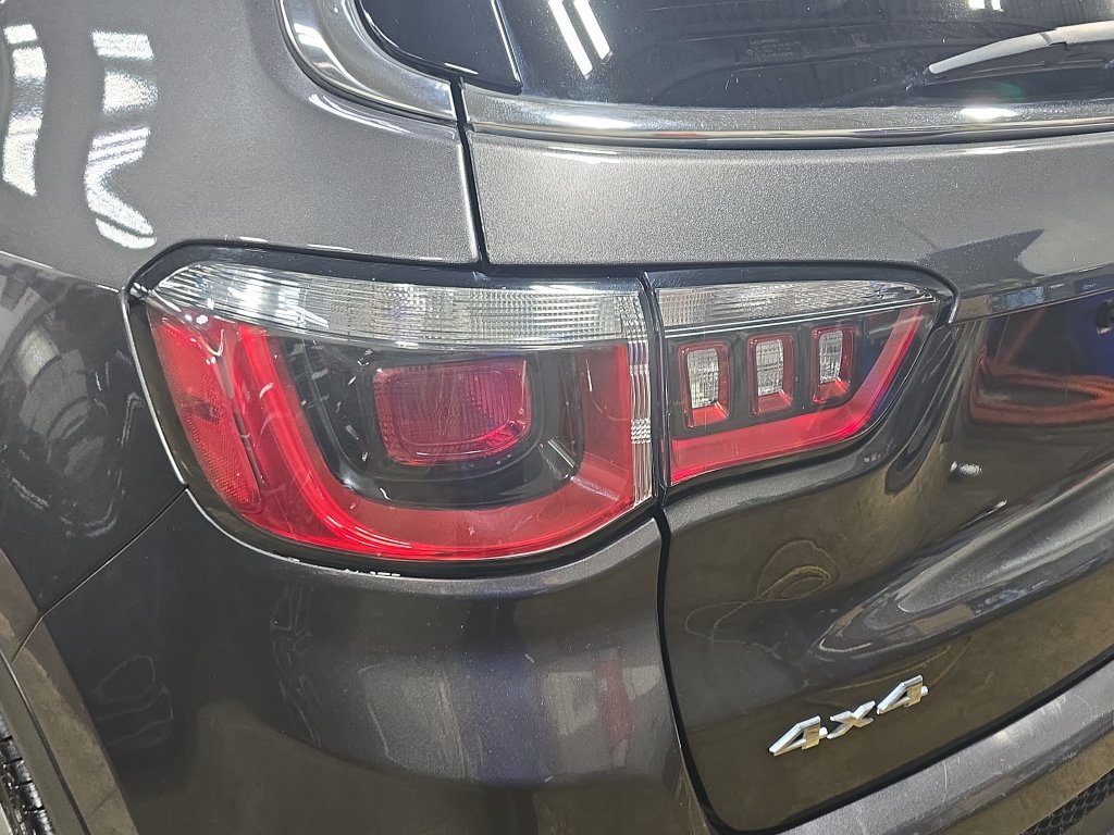 Used 2019 Jeep Compass Limited AWD/4WD image 36