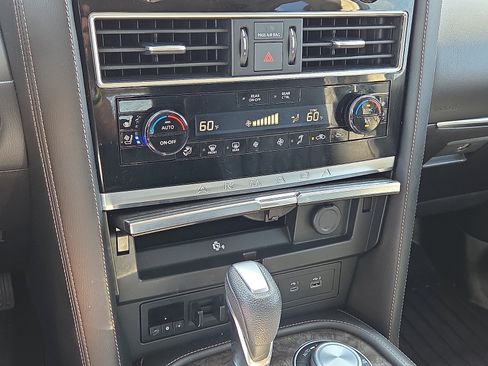 Used 2022 Nissan Armada Platinum w/ Captain's Chairs Package AWD/4WD image 21