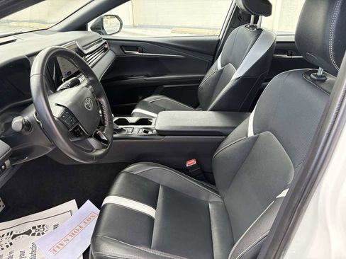 Used 2025 Toyota Camry SE image 23