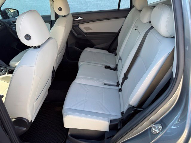 Used 2018 Volkswagen Tiguan SE AWD/4WD image 15