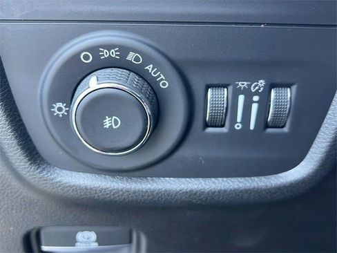 Used 2022 Jeep Grand Cherokee L Limited image 25