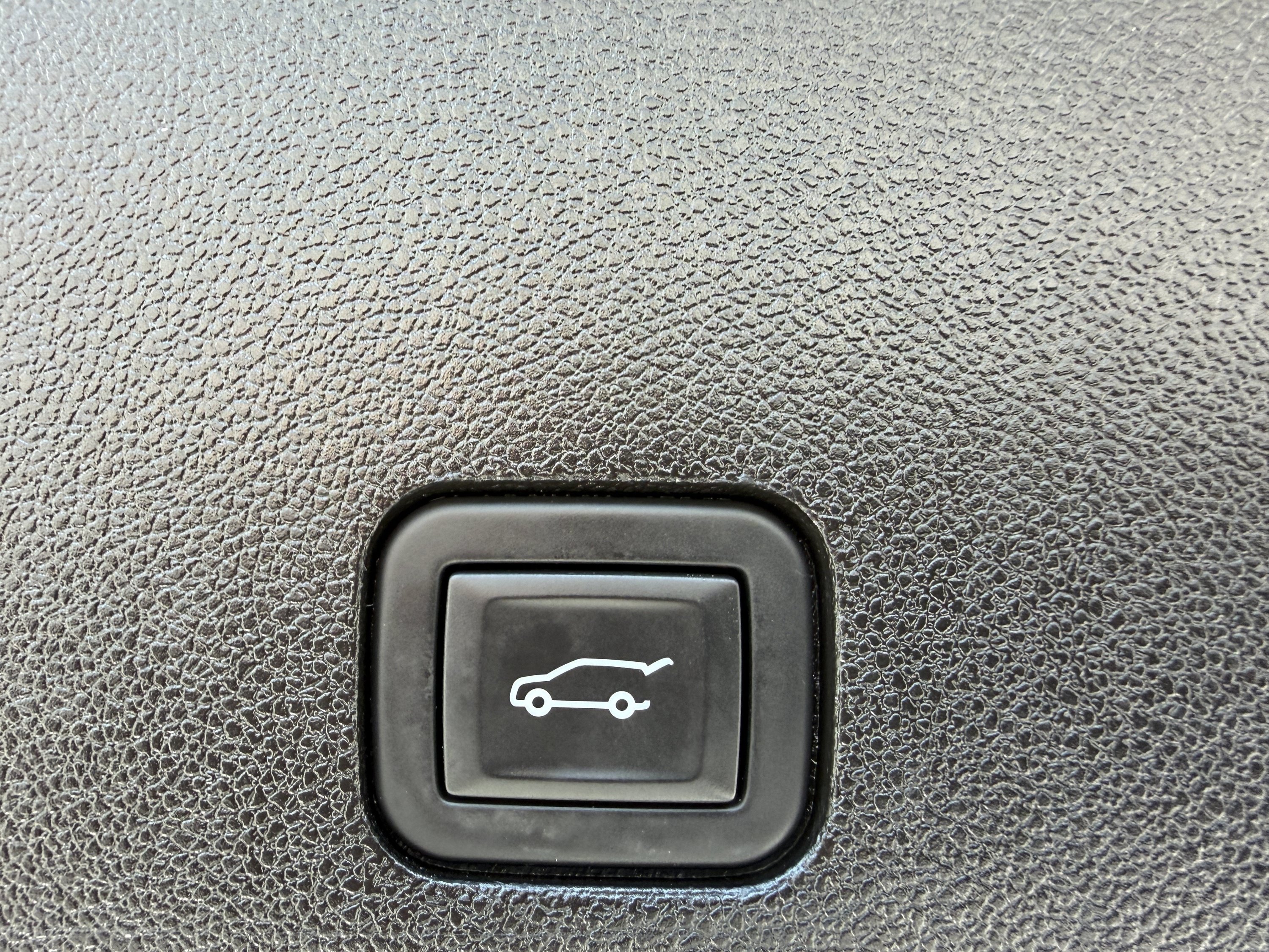 Used 2024 Cadillac XT6 Premium Luxury w/ Technology Package AWD/4WD image 22